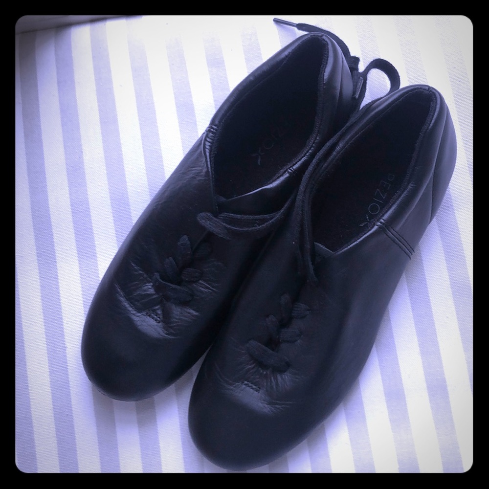 👏🏼🖤Capezio laced tap shoe🖤👏🏼